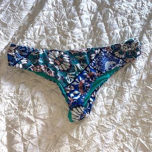 Cheeky bikini bottoms